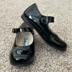 Footmates Toddler Mary Jane Shoe (8.5 Wide)